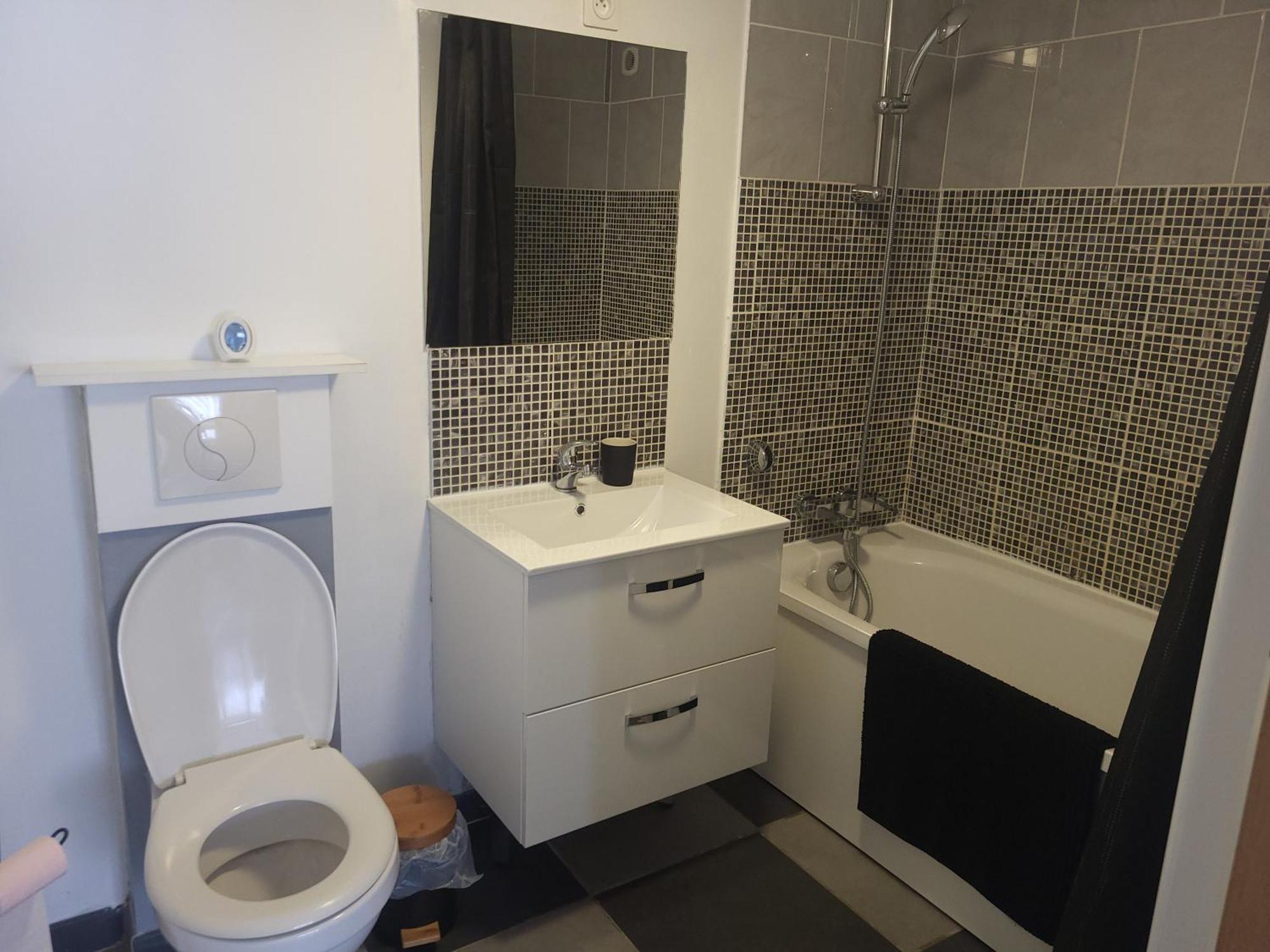 Joli T2 Bed & Breakfast Cucq Bagian luar foto