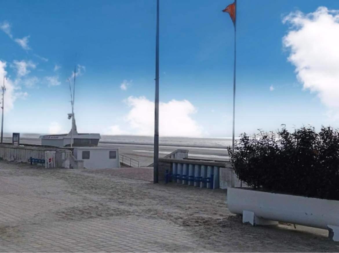 Joli T2 Bed & Breakfast Cucq Bagian luar foto